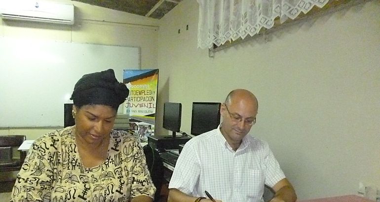 Medianell y el Centro de la Mujer Panamea suscriben un convenio de colaboracin